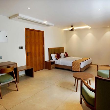 Bluemist Resorts Athirappilly Bagian luar foto