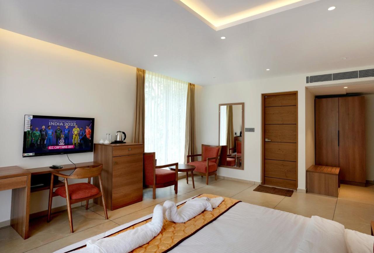 Bluemist Resorts Athirappilly Bagian luar foto