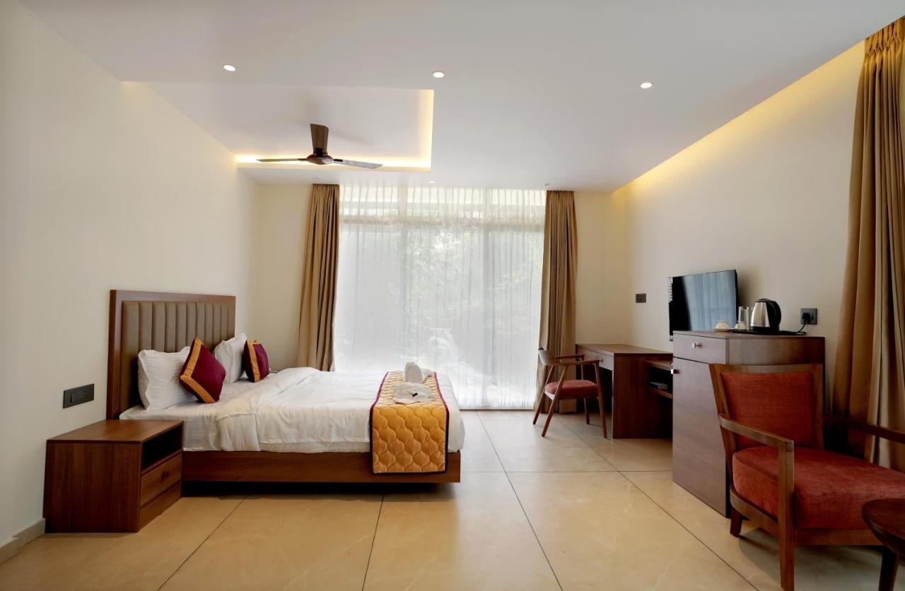 Bluemist Resorts Athirappilly Bagian luar foto
