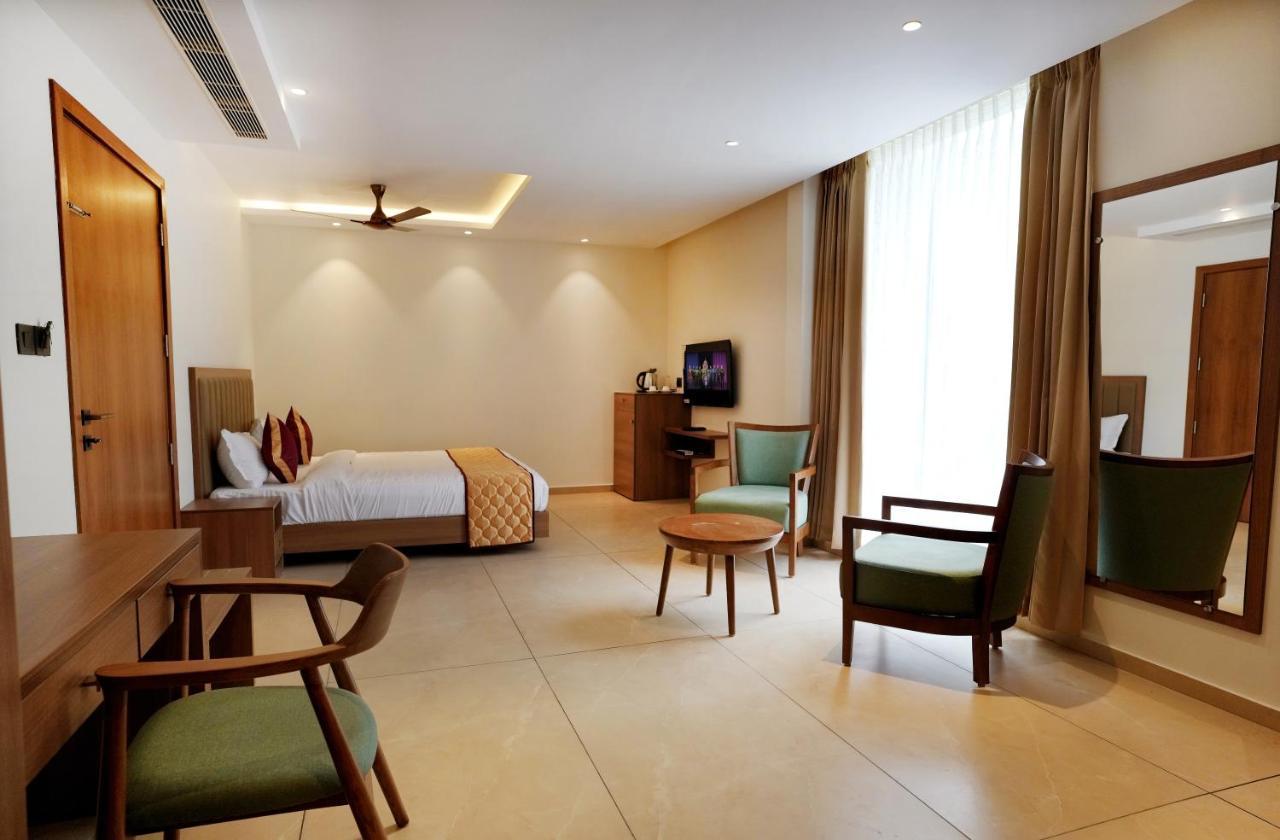 Bluemist Resorts Athirappilly Bagian luar foto