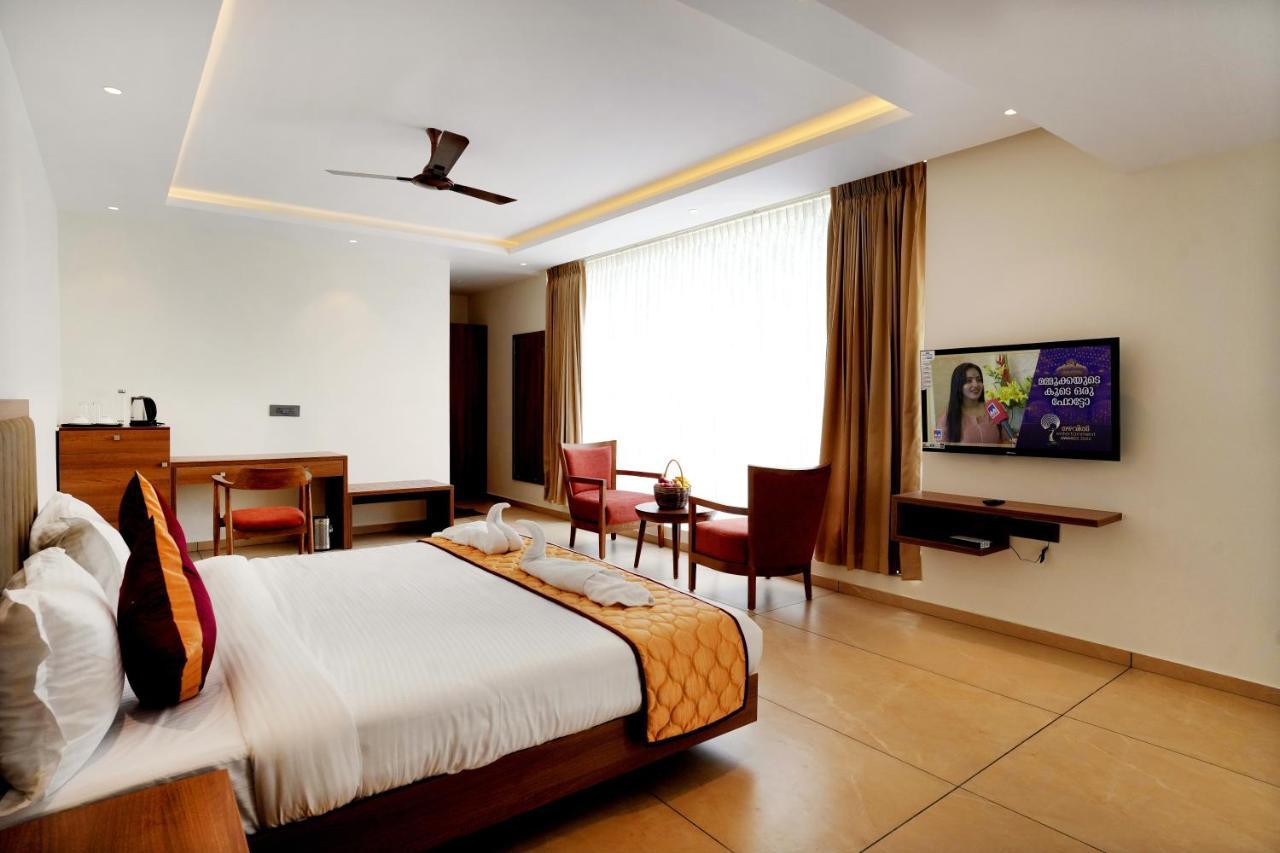 Bluemist Resorts Athirappilly Bagian luar foto