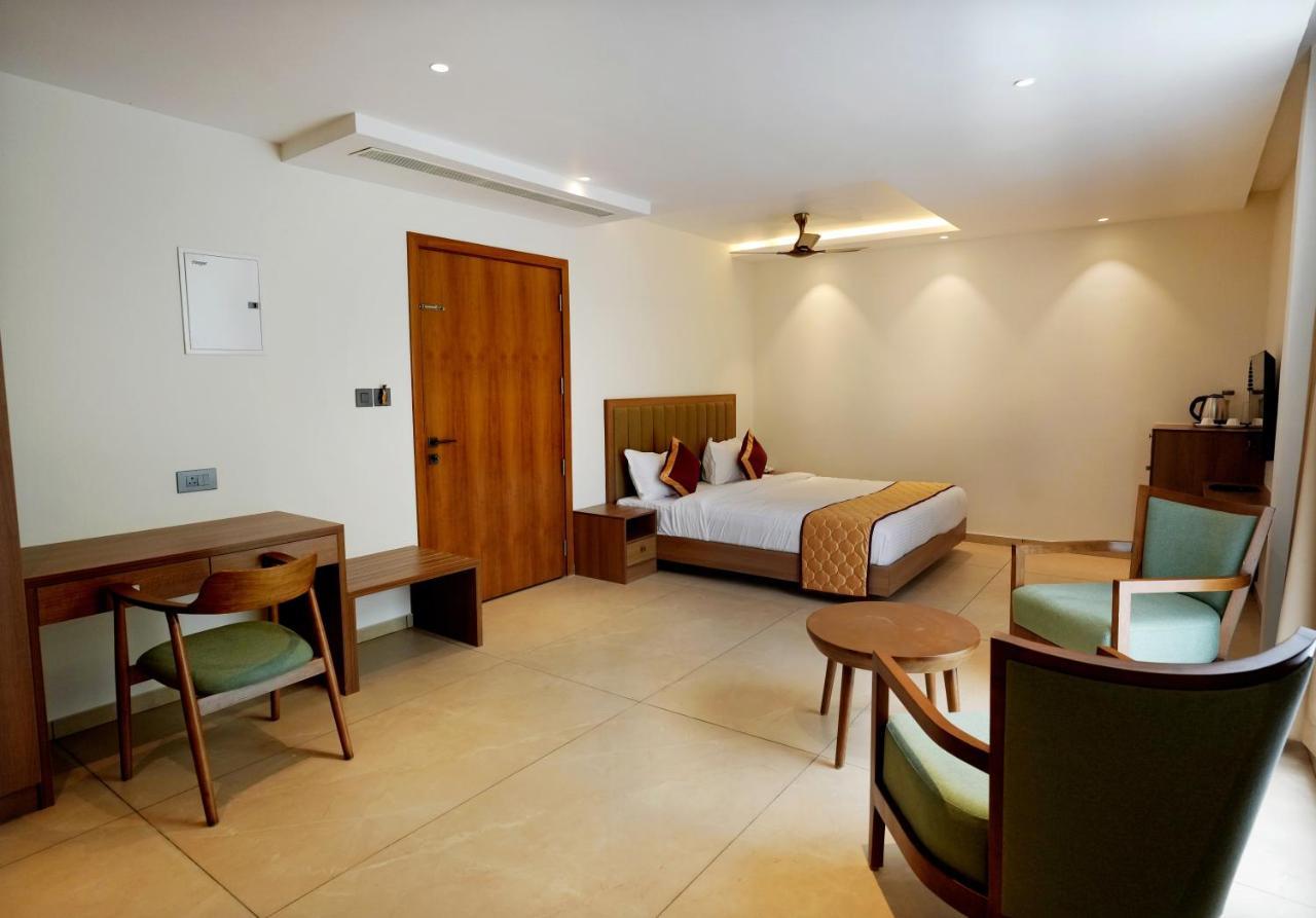 Bluemist Resorts Athirappilly Bagian luar foto